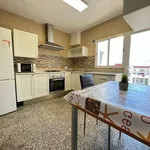 Rent a room of 130 m² in valencia