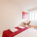 Rent 1 bedroom apartment of 63 m² in lisbon