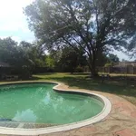 Rent 2 bedroom apartment of 1983 m² in Benoni