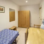 Rent a room of 85 m² in madrid