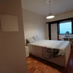 Rent 4 bedroom apartment in Porto