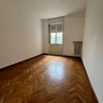 Rent 4 bedroom apartment of 180 m² in Milan