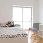 Rent a room of 100 m² in Rio Tinto