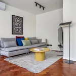 Rent 2 bedroom apartment of 592 m² in Lisbon