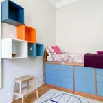 Rent a room of 120 m² in lisbon