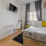 Rent a room of 120 m² in madrid