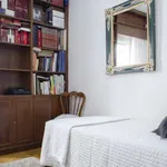 Rent a room of 100 m² in madrid