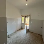 Rent 4 bedroom house of 70 m² in Roma