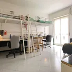 Rent a room of 60 m² in milan