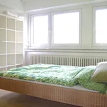 Miete 2 Schlafzimmer wohnung von 1023 m² in Bonn