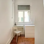 Rent 16 bedroom apartment in Lisbon