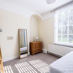 Rent 5 bedroom flat in South East England