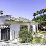 Rent 3 bedroom house of 180 m² in Marbella