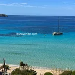 Piso con vistas en primera linea de playa en Cala Tarida.