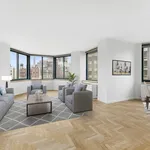 Rent 3 bedroom apartment of 162 m² in New York