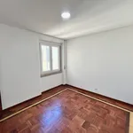 Rent 4 bedroom apartment of 140 m² in Lisboa