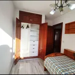 Rent a room of 110 m² in granada