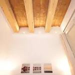 Rent 1 bedroom apartment of 32 m² in barcelona