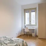 Rent a room of 80 m² in milan