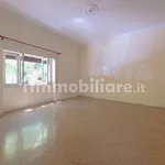 Affitto 5 camera appartamento di 160 m² in Palermo