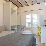 Rent 7 bedroom apartment in Barcelona