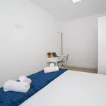 Rent 4 bedroom apartment of 40 m² in Valencia