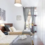 Rent 2 bedroom apartment of 100 m² in Porto