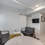 Appartement de 936 m² avec 2 chambre(s) en location à Vancouver