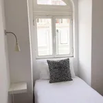 Rent 7 bedroom apartment in Lisbon