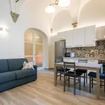 Rent 1 bedroom apartment of 60 m² in Florence