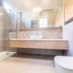 Rent 3 bedroom house of 254 m² in Zagreb