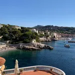 Rent 3 bedroom apartment of 65 m² in Cassis