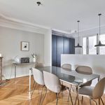 Rent 5 bedroom apartment of 136 m² in Paris