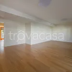 Affitto 4 camera appartamento di 150 m² in Milano