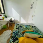 Rent a room of 200 m² in Madrid