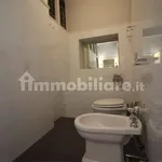 Affitto 5 camera appartamento di 220 m² in Catania