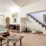 Rent 1 bedroom apartment of 85 m² in Florence