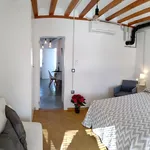 Rent 2 bedroom apartment of 592 m² in Córdoba