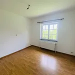 Huur 3 slaapkamer huis van 1375 m² in Evrehailles