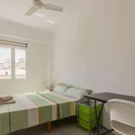 Rent a room of 100 m² in valencia