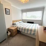 Rent 3 bedroom flat in South West England