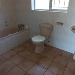 Rent 3 bedroom house in Kouga Local Municipality