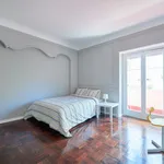 Rent 11 bedroom apartment in Lisbon