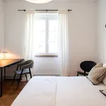 Rent 4 bedroom apartment of 15 m² in Lisbon