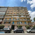 Affitto 3 camera appartamento di 80 m² in Naples