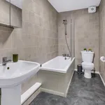 Rent 6 bedroom flat in Leeds