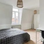 Rent 5 bedroom apartment of 99 m² in Lille