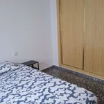 Rent a room of 98 m² in alicante