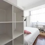 Rent a room in lisbon