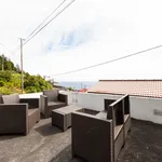 Rent 2 bedroom house of 70 m² in Lajes do Pico